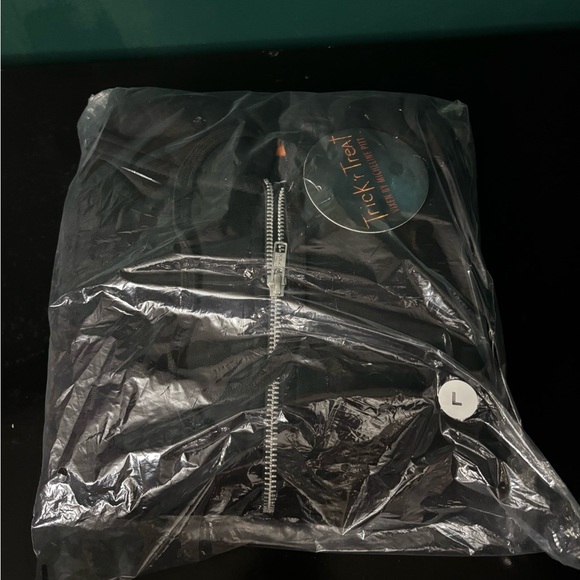 NWT Trick 'r Treat Horror Hoodie - Picture 3 of 3